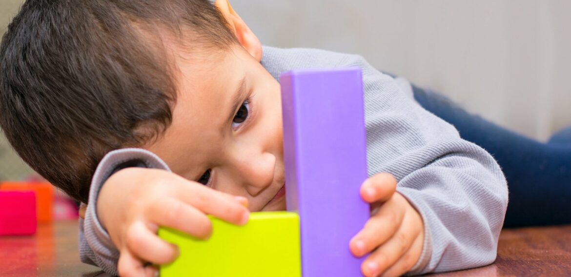 Signs of intelligence in two-year-olds